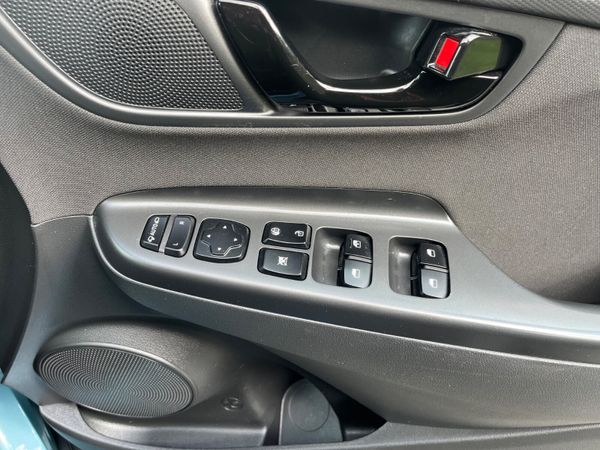 Hyundai KONA 1.6 GDI Hybrid Executive 365374073