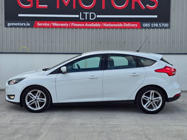 Ford Focus 2017 365385969