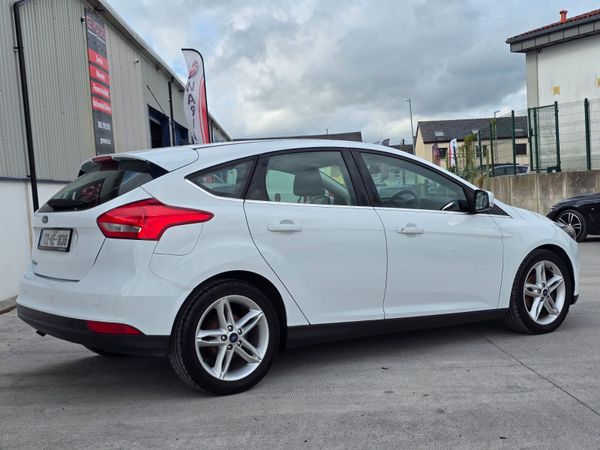 Ford Focus 2017 365385962