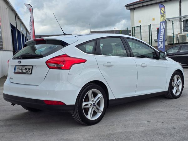 Ford Focus 2017 365385963