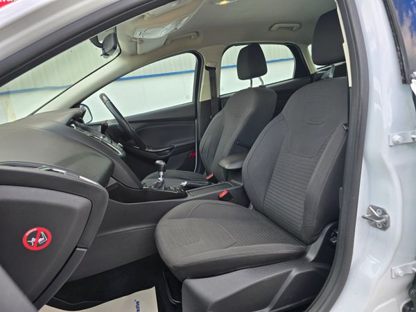 Ford Focus 2017 365385977