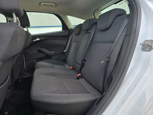 Ford Focus 2017 365385978