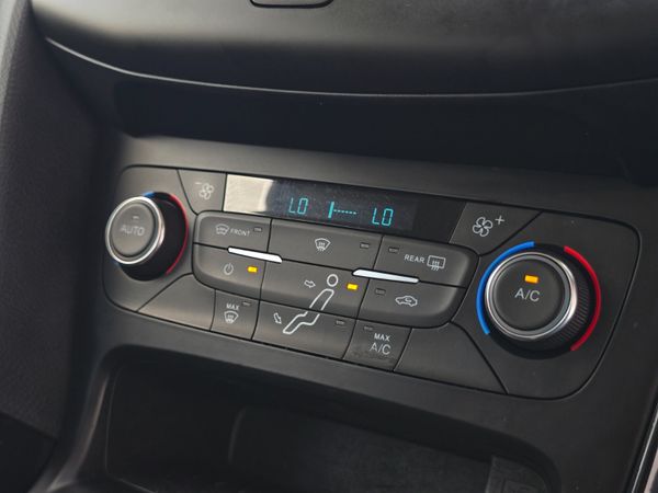 Ford Focus 2017 365385989