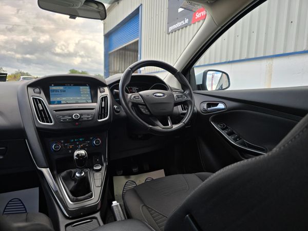 Ford Focus 2017 365385980