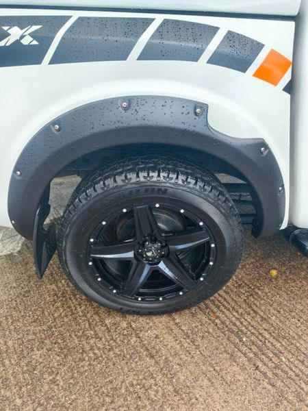 Nissan Navara Tekna 365398114