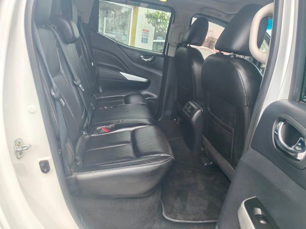 Nissan Navara Tekna 365398115