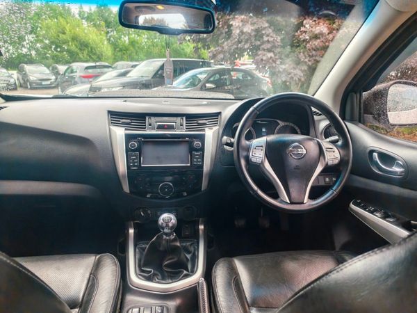 Nissan Navara Tekna 365398116