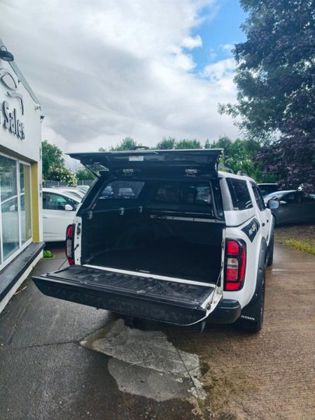 Nissan Navara Tekna 365398111