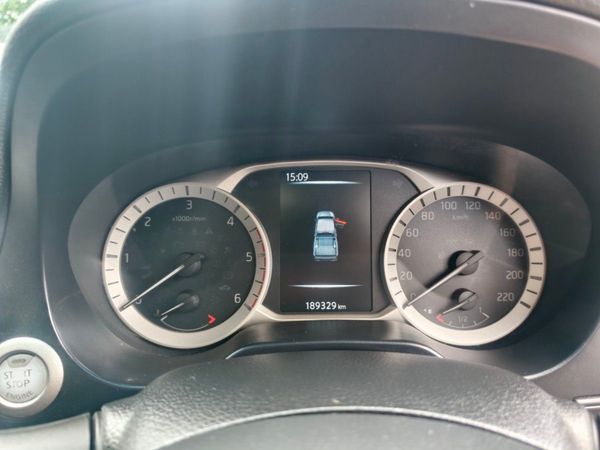 Nissan Navara Tekna 365398120