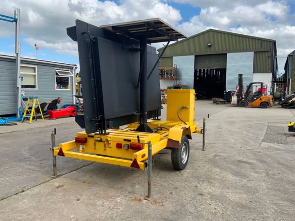 LED DISPLAY SCREEN / ADVERTISING TRAILER..38w 365393370