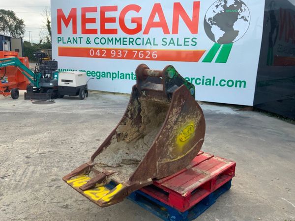 24" GEITH DIGGING BUCKET....65mm PINS.....1425-2. 365404038