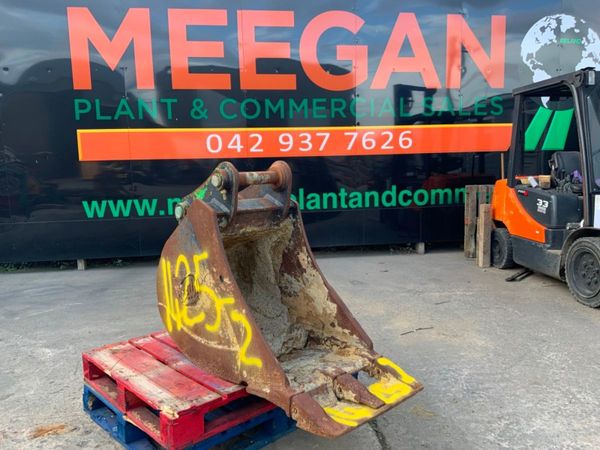 24" GEITH DIGGING BUCKET....65mm PINS.....1425-2. 365404049