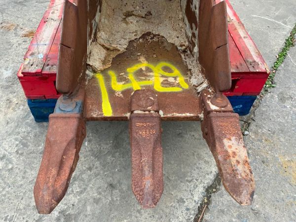 24" EUROFAB DIGGING BUCKET.....80mm PINS...1429t. 365405846