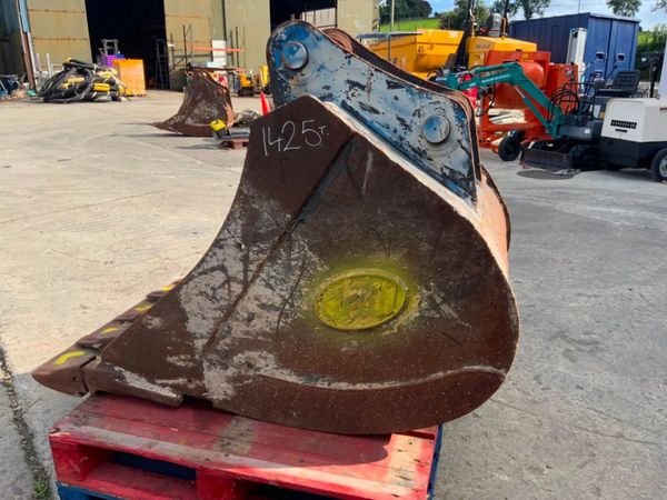 36" GEITH DIGGING BUCKET.....65mm PINS.......1425. 365401005