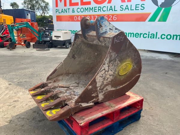 36" GEITH DIGGING BUCKET.....65mm PINS.......1425. 365401007