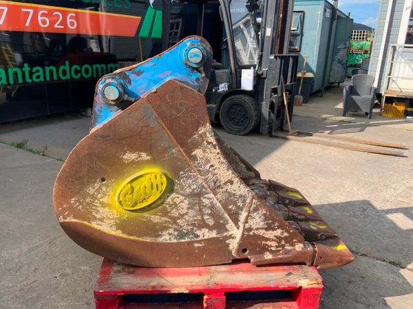 36" GEITH DIGGING BUCKET.....65mm PINS.......1425. 365401000