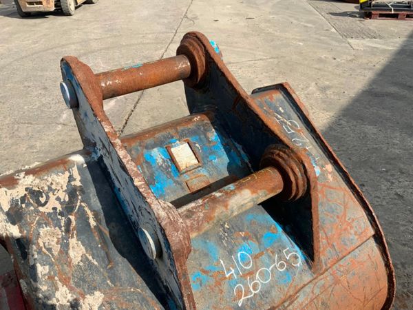 36" GEITH DIGGING BUCKET.....65mm PINS.......1425. 365401002