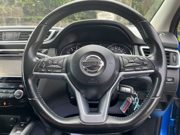 Nissan Qashqai 1.2 Petrol SV 365403295