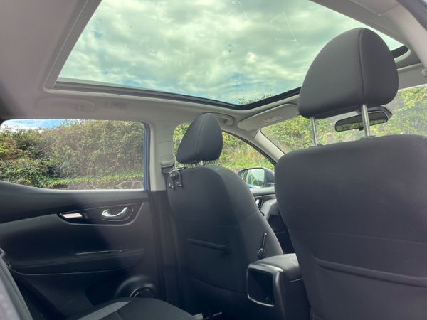 Nissan Qashqai 1.2 Petrol SV 365403305