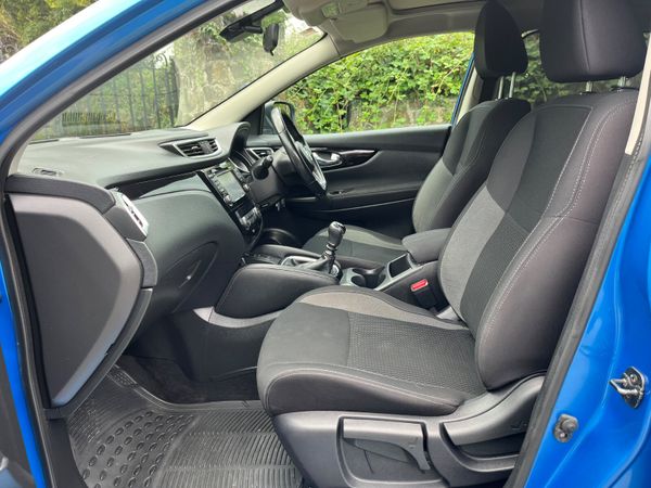 Nissan Qashqai 1.2 Petrol SV 365403318