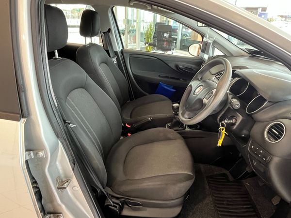 Fiat Punto 2015 1.2 POP 365430972