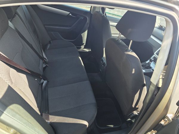 Volkswagen Passat 2012 365449407
