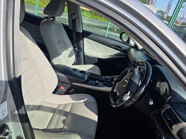 Lexus IS300 Executive 2015 365451694