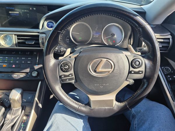 Lexus IS300 Executive 2015 365451695