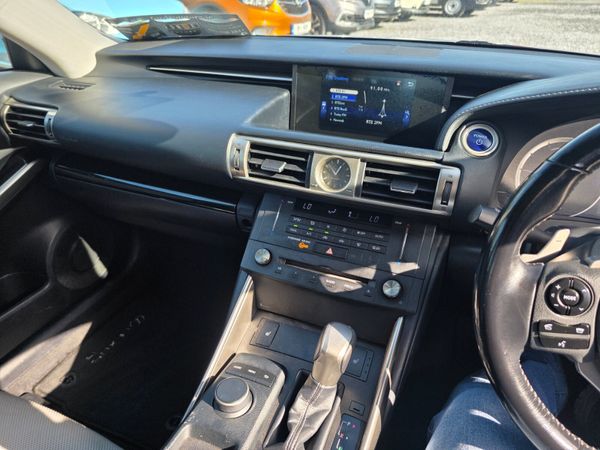 Lexus IS300 Executive 2015 365451696