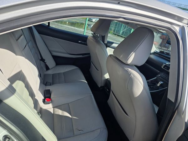Lexus IS300 Executive 2015 365451691