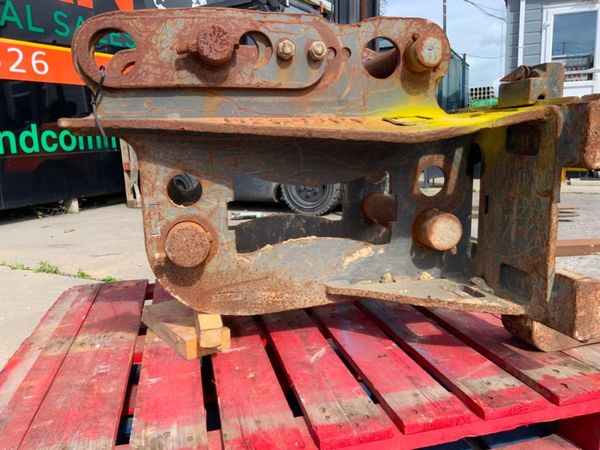 DROMONE PALLET FORK ATTACHMENT.....4810. 365469578