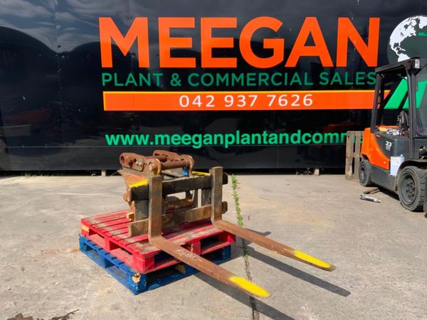 DROMONE PALLET FORK ATTACHMENT.....4810. 365469571
