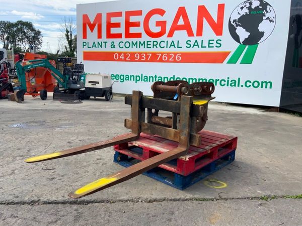 DROMONE PALLET FORK ATTACHMENT.....4810. 365469582