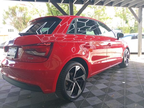 AudiA1 365469837