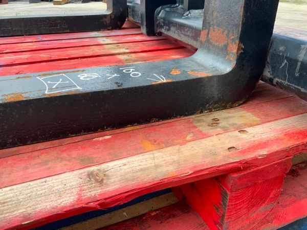 UNUSED COMPACT LOADER FORK CARRIAGE...4022. 365461044
