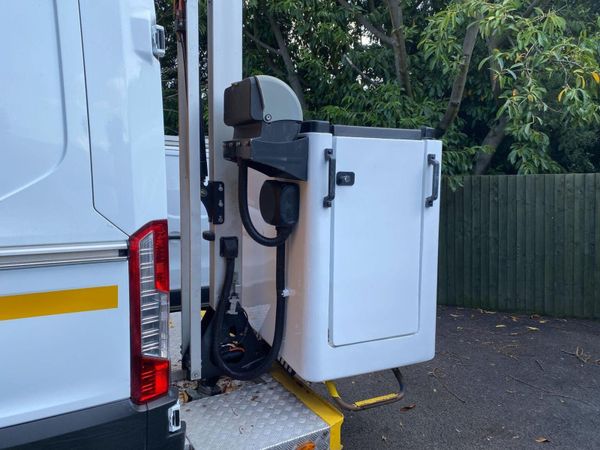 Ford Transit 2021 cherry picker 365476404