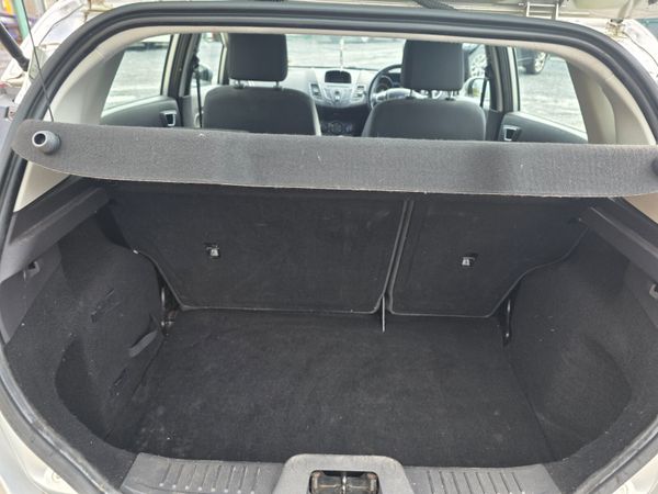 Ford Fiesta 2014 365498135