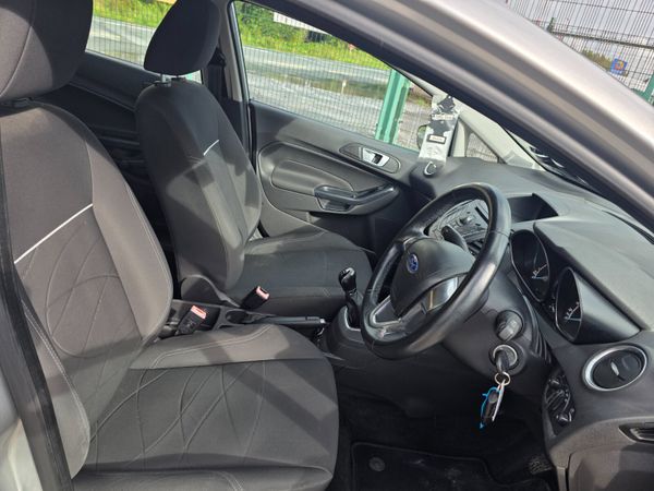 Ford Fiesta 2014 365498141