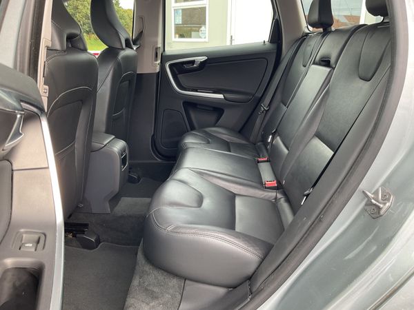 VOLVO XC60 2.0 D4 AUTOMATIC LOW KMS SPOTLESS 365520686
