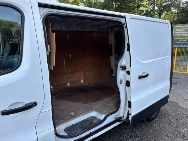 Lovely Low Mileage Vauxhall Vivaro DOE Tax 365585407