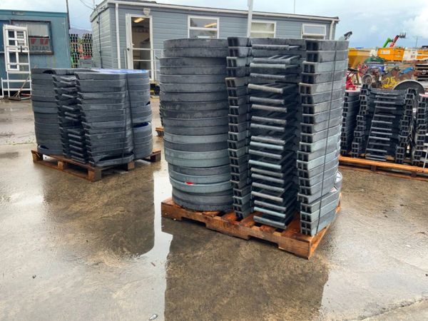 MELBA SWINTEX PLASTIC ROAD WORK SIGNS. 365587187