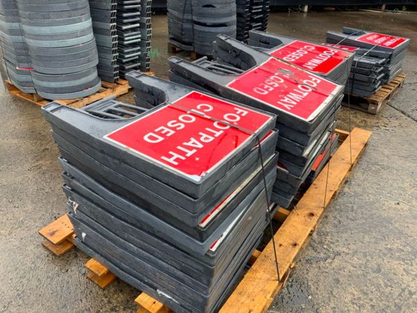 MELBA SWINTEX PLASTIC ROAD WORK SIGNS. 365587189