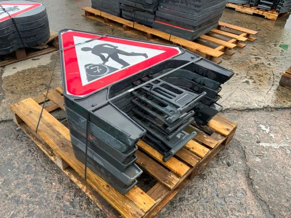 MELBA SWINTEX PLASTIC ROAD WORK SIGNS. 365587195