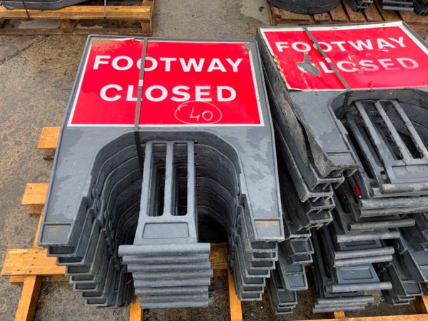 MELBA SWINTEX PLASTIC ROAD WORK SIGNS. 365587200