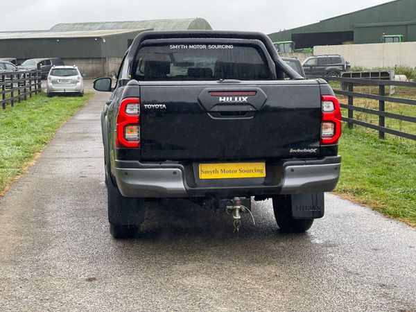 221 Toyota Hilux Invincible X Auto***** 365620475