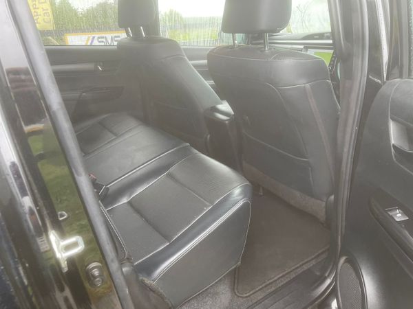 221 Toyota Hilux Invincible X Auto***** 365620519