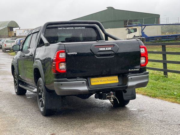 221 Toyota Hilux Invincible X Auto***** 365620510