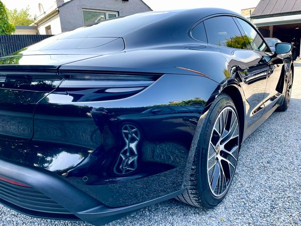 Porsche Taycan 4S AWD 365622128