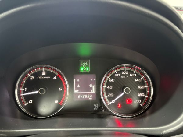 18 Mitsubishi L200 Intense 2.5 178 Bhp Crew Cab 365623385