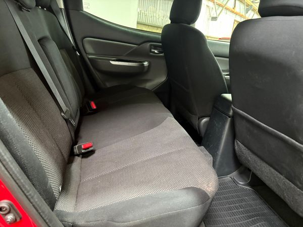 18 Mitsubishi L200 Intense 2.5 178 Bhp Crew Cab 365623381